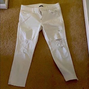 American Eagle Skinny ripped white jeans